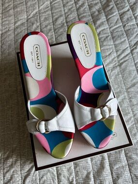 New in Box Coach White Leather Corryanna Sandals with Multicolor Insole- Size 9